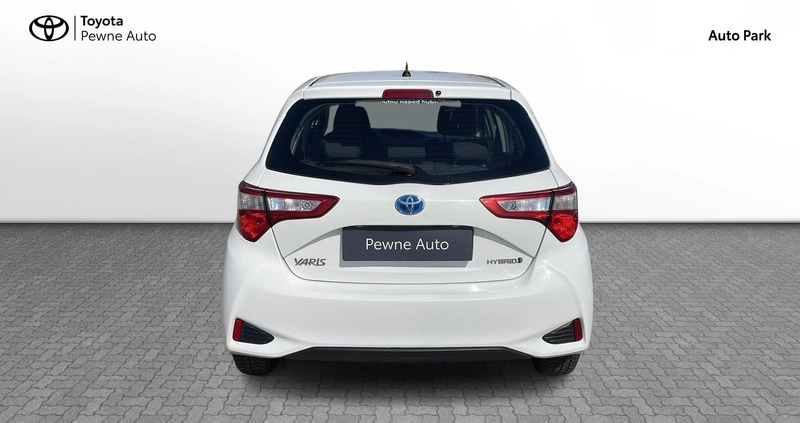 Toyota Yaris cena 54900 przebieg: 113370, rok produkcji 2017 z Sosnowiec małe 67